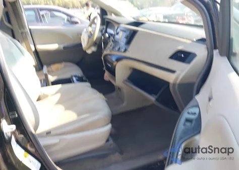 2001 Toyota Sienna Le from USA, damaged, VIN 4T3ZF13C21U348946